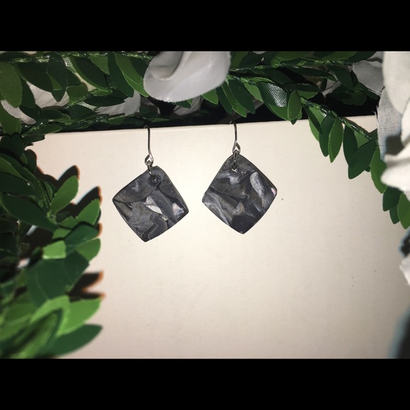 Marbled Diamond Dangles - Picture 1 of 2